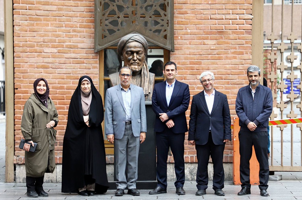 بازدید نوروزی معاونان «غذا ودارو» و  «بهداشت» دانشگاه علوم پزشکی تهران از بیمارستان سینا در پنجمین روز سال نو 